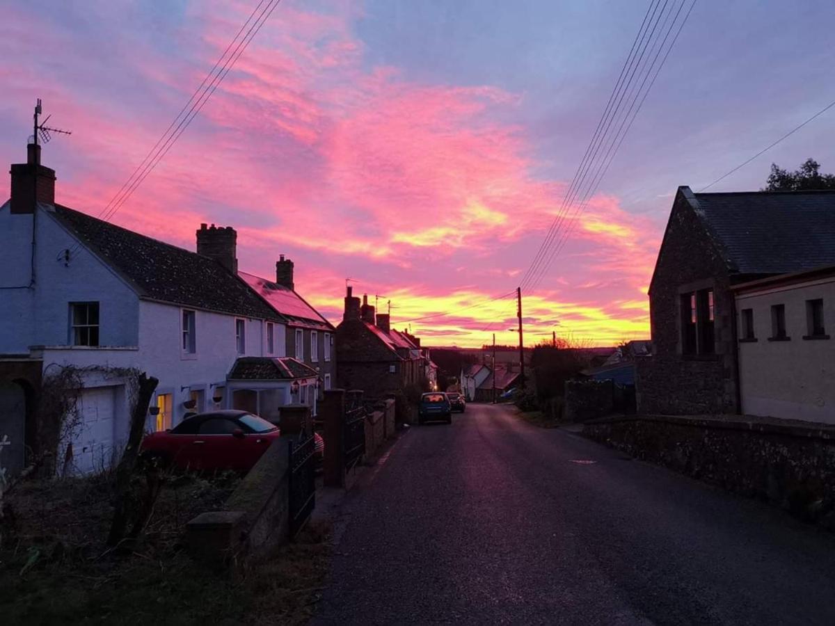 Relax In A 1 Bedroom Apartment Near A Country Pub Eyemouth Exteriör bild